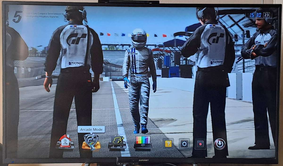 Sony PlayStation 3 / PS3 Super Slim Console (500GB)(CECH-4303A) with Controller & Games