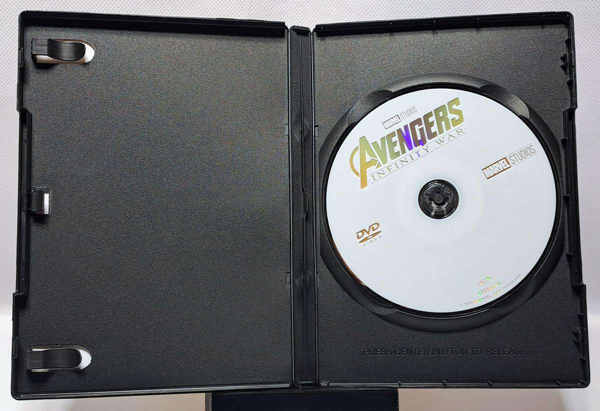 Marvel Superhero DVD Collection  8 Movie Bundle (Avengers, X-Men, Thor & More)
