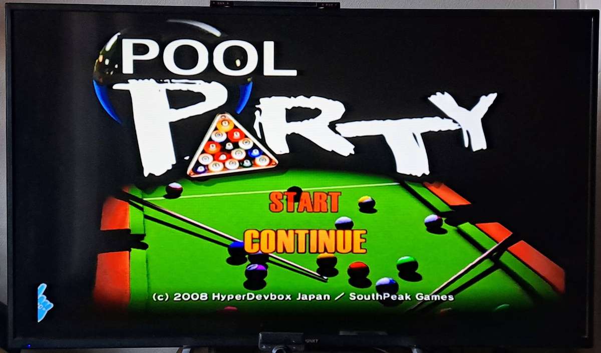 Nintendo Wii (Black & White) Console, games and HDMI Bundle