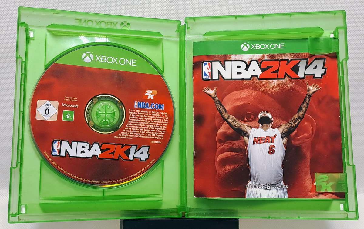 Xbox One Sports Game Bundle  FIFA 15, Madden NFL 16 & NBA 2K14 (Good Condition, Cases Damaged)