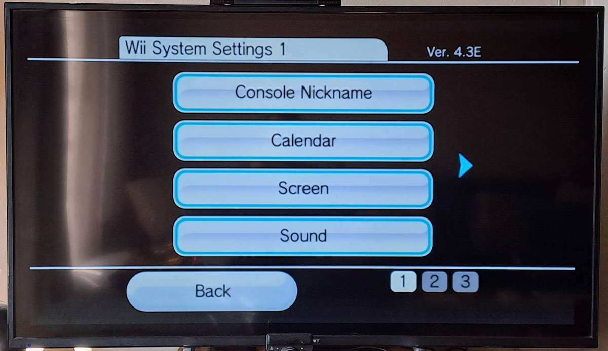 Nintendo Wii (Black & White) Console, games and HDMI Bundle