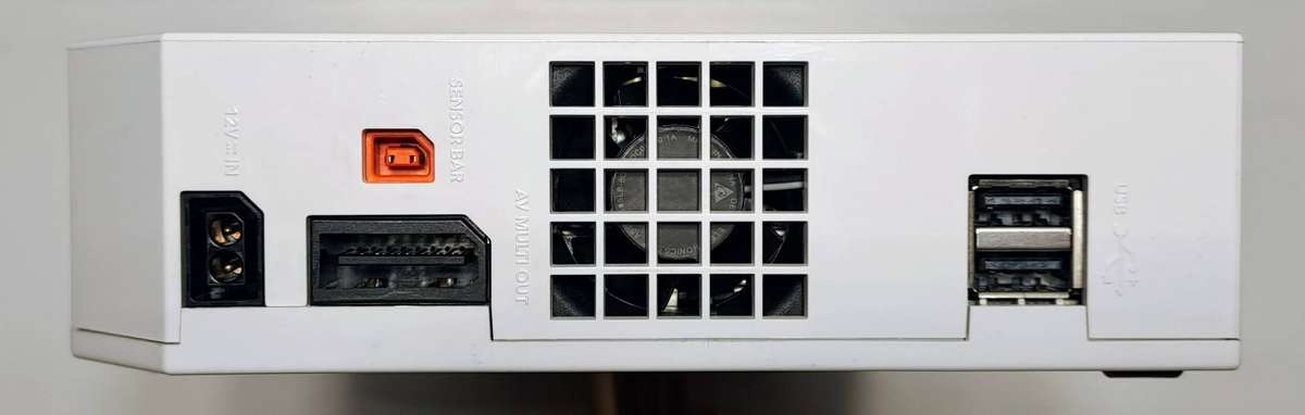 Nintendo Wii (White) Console, Controllers, Games and HDMI Bundle (Retail Boxed)