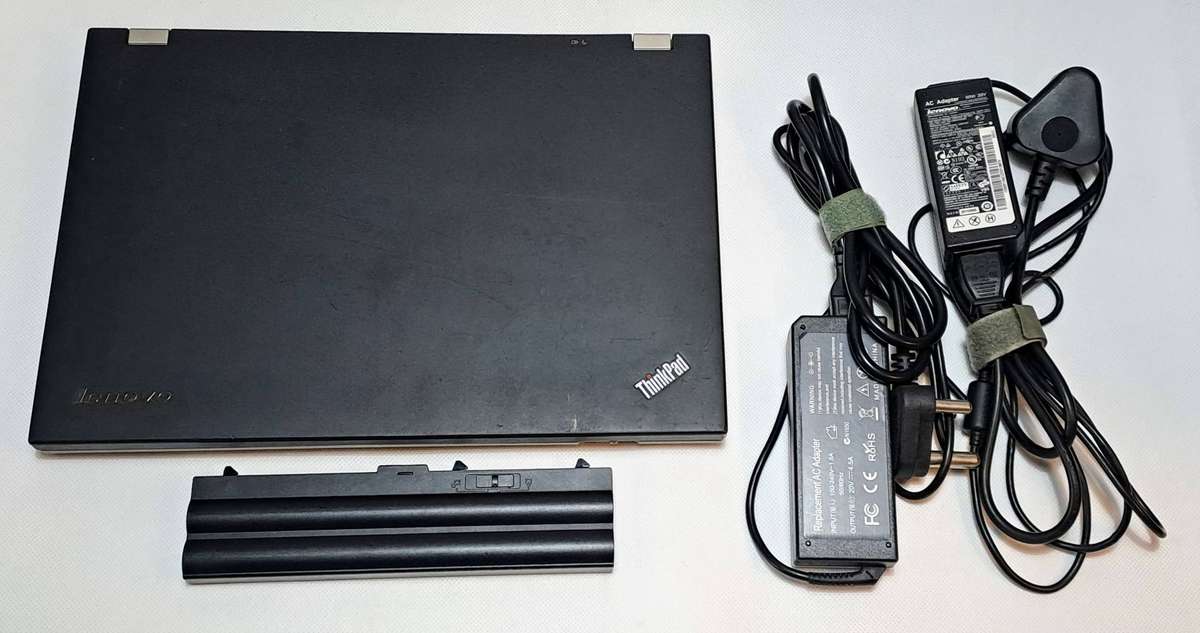 Lenovo ThinkPad T420 Laptop Bundle: Spare Battery & Dual Chargers