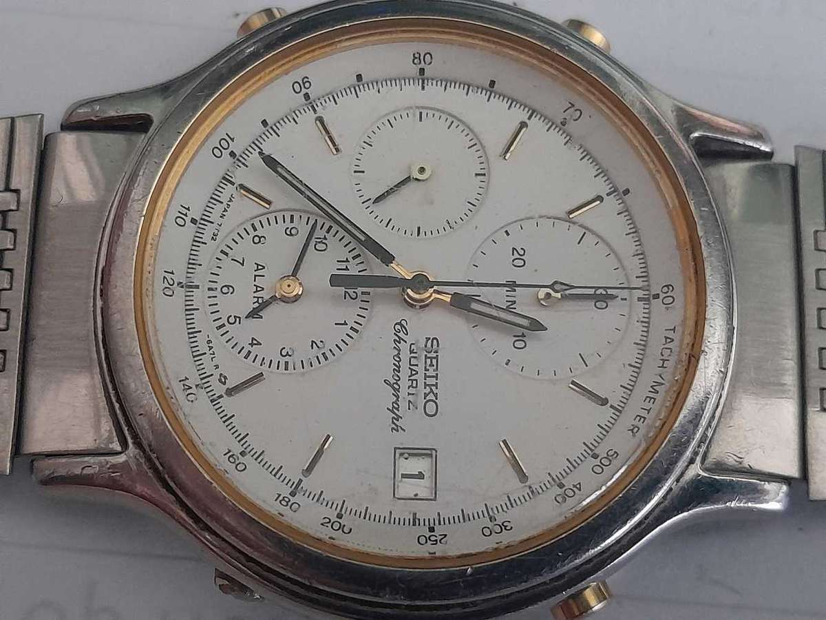 Two vintage watches to wear as is, or for minor repairs.