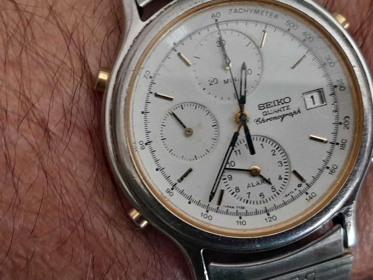 Two vintage watches to wear as is, or for minor repairs.