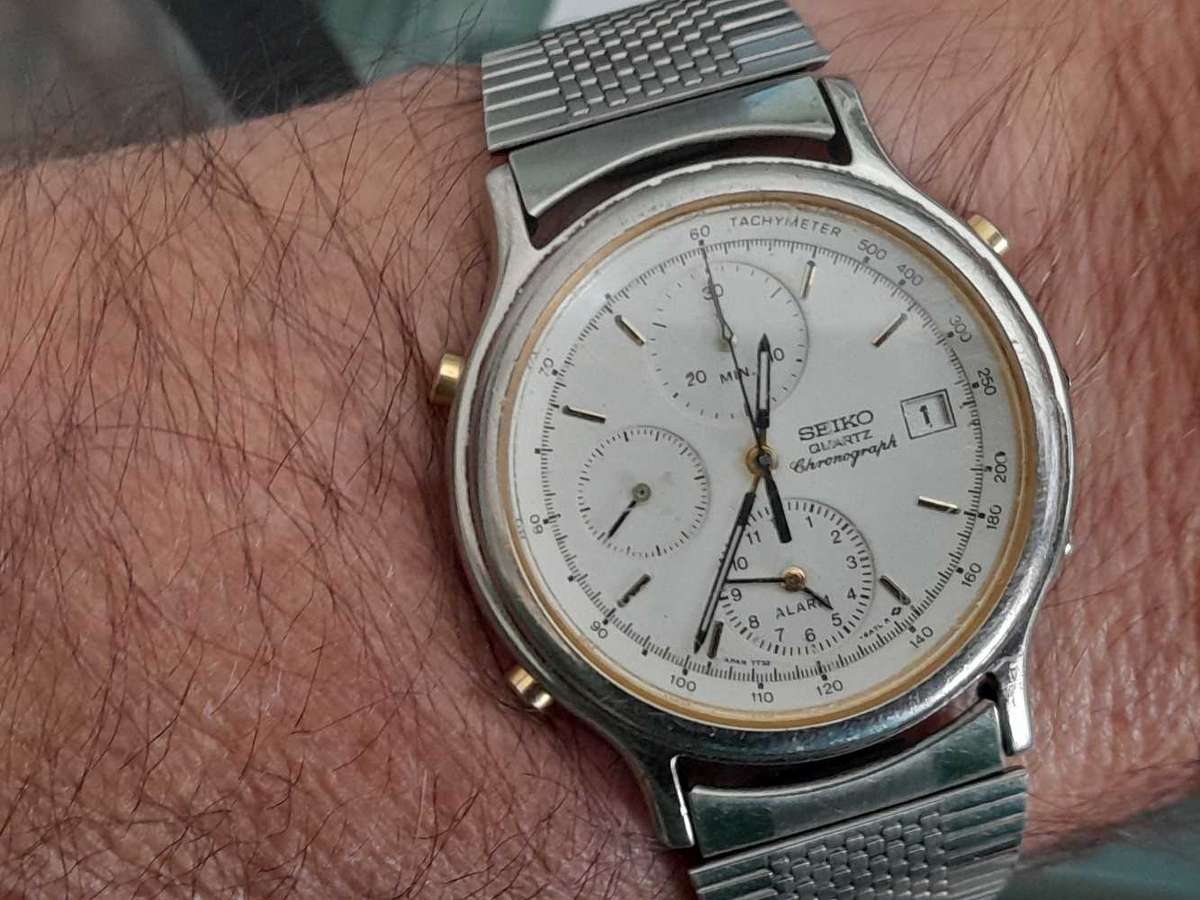 Two vintage watches to wear as is, or for minor repairs.