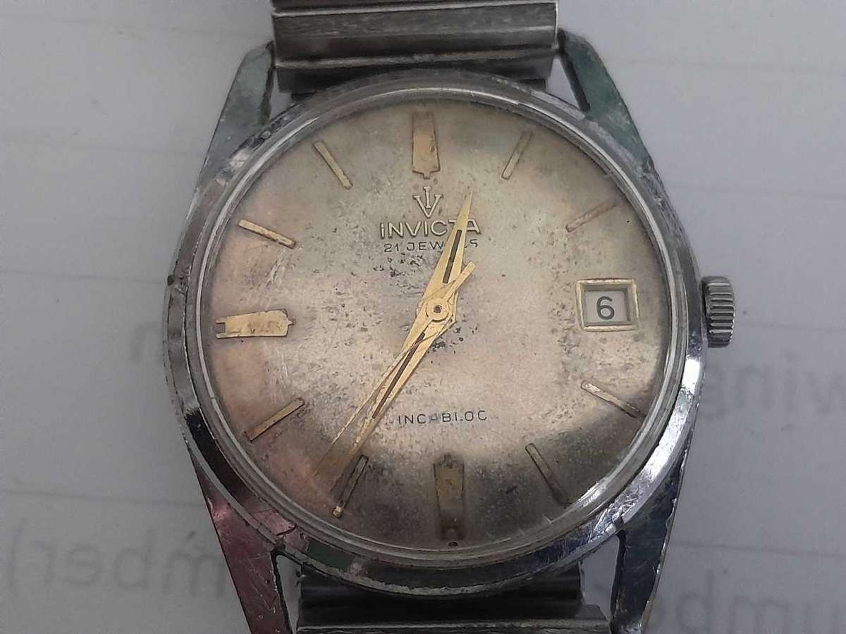 Two vintage watches to wear as is, or for minor repairs.