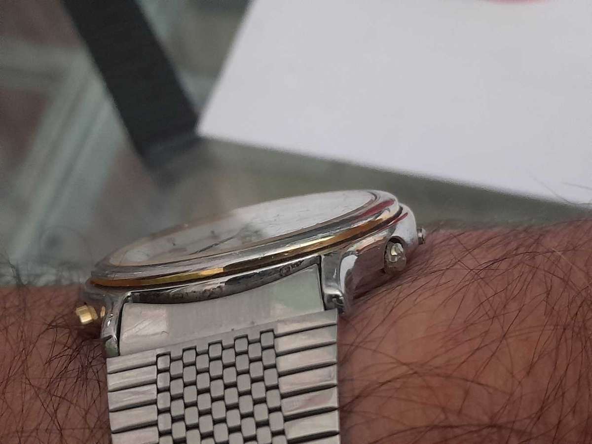 Two vintage watches to wear as is, or for minor repairs.