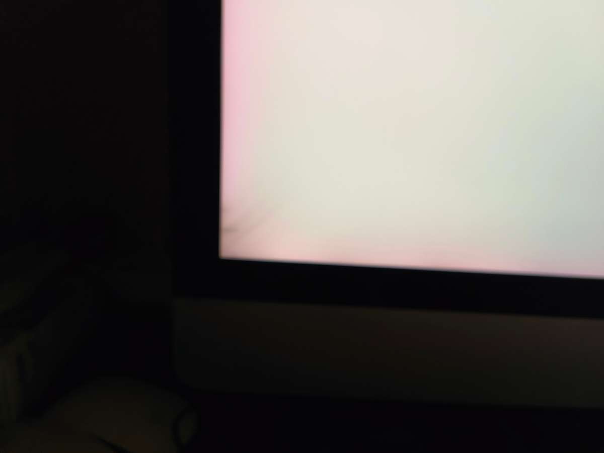 2015 27' iMac 5K Retina Core i5, 16GB RAM, 1TB Solid State Drive | Monster Specs | Read!