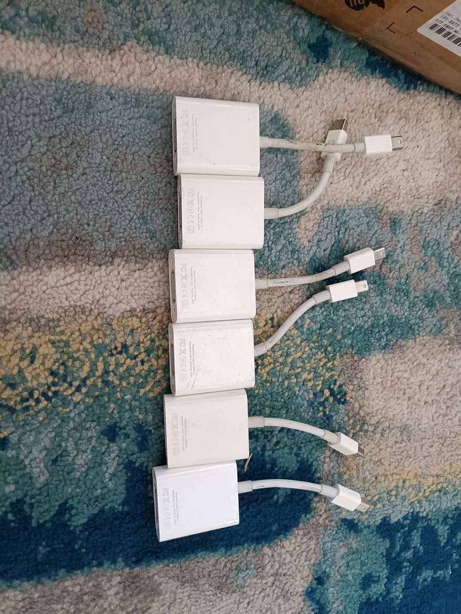 Bulk lot of Apple accessories