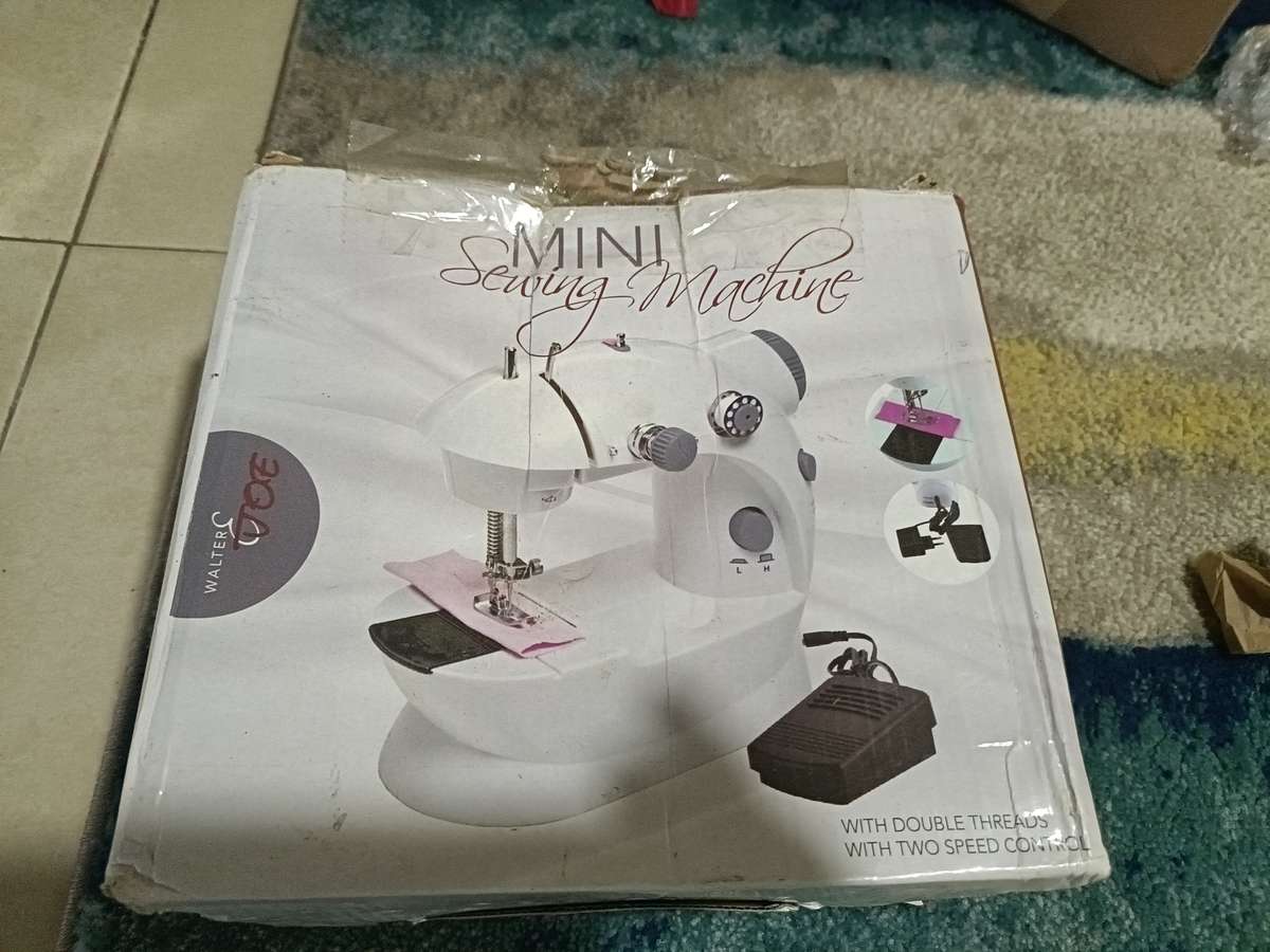 Lot of electronics | Fan & mini sewing machine