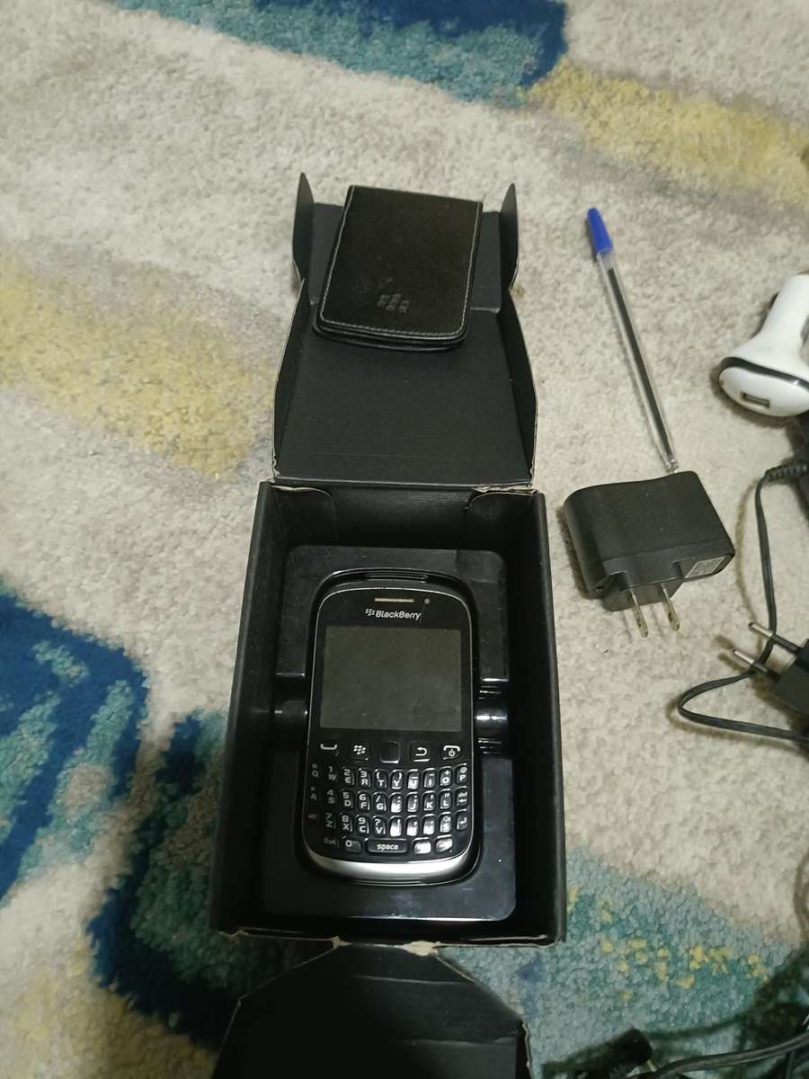 Bulk lot of Cellphone & accessories