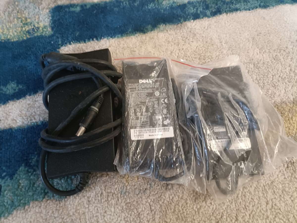 Bulk lot of Dell Chargers