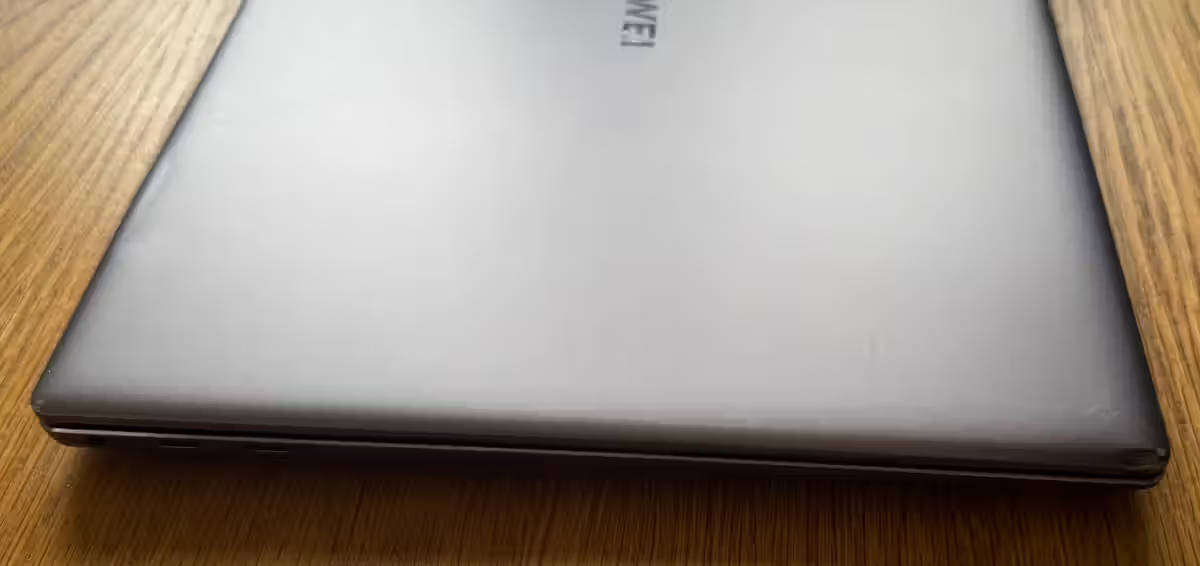 Huawei MateBook X Pro | 10th Gen Intel Core i7-10510u, 16GB Ram, 256Gb SSD, 13.9 3K Display