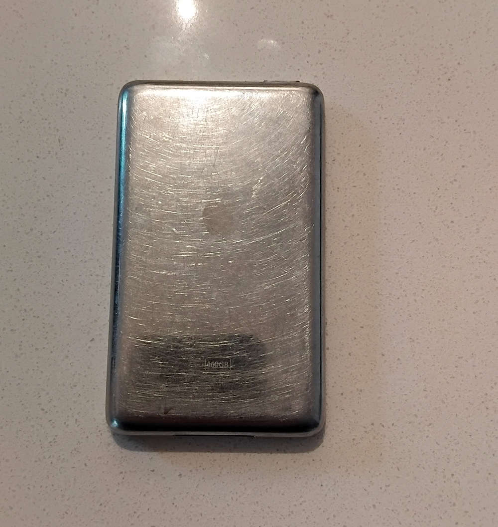 iPod Classic 160GB Silver 7th Generation [Bad HDD]