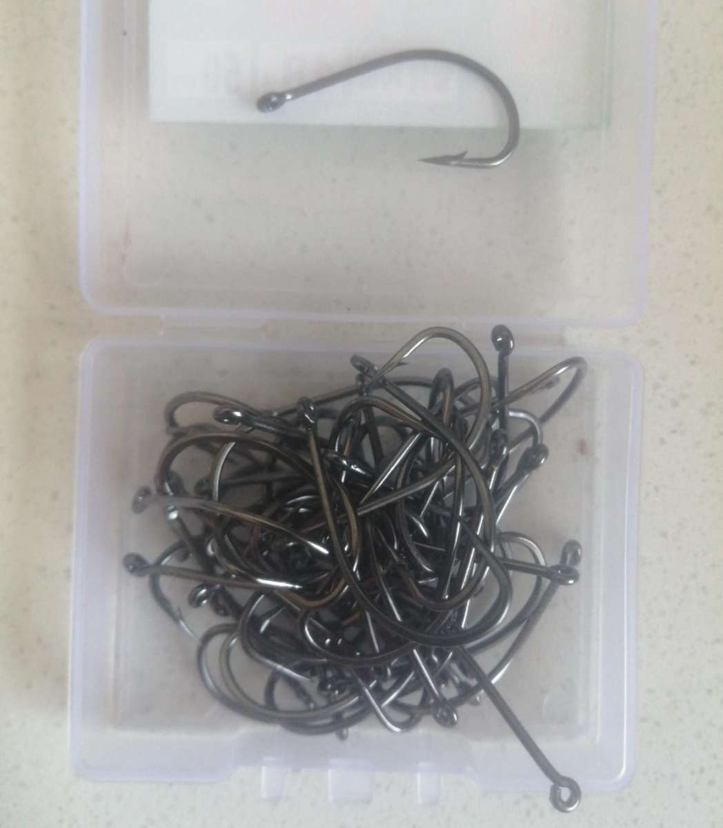 Box High Carbon Steel Fishing Hooks, Choose Between 60Pc Size 17, 50Pc Size 18, or 40Pc Size 19