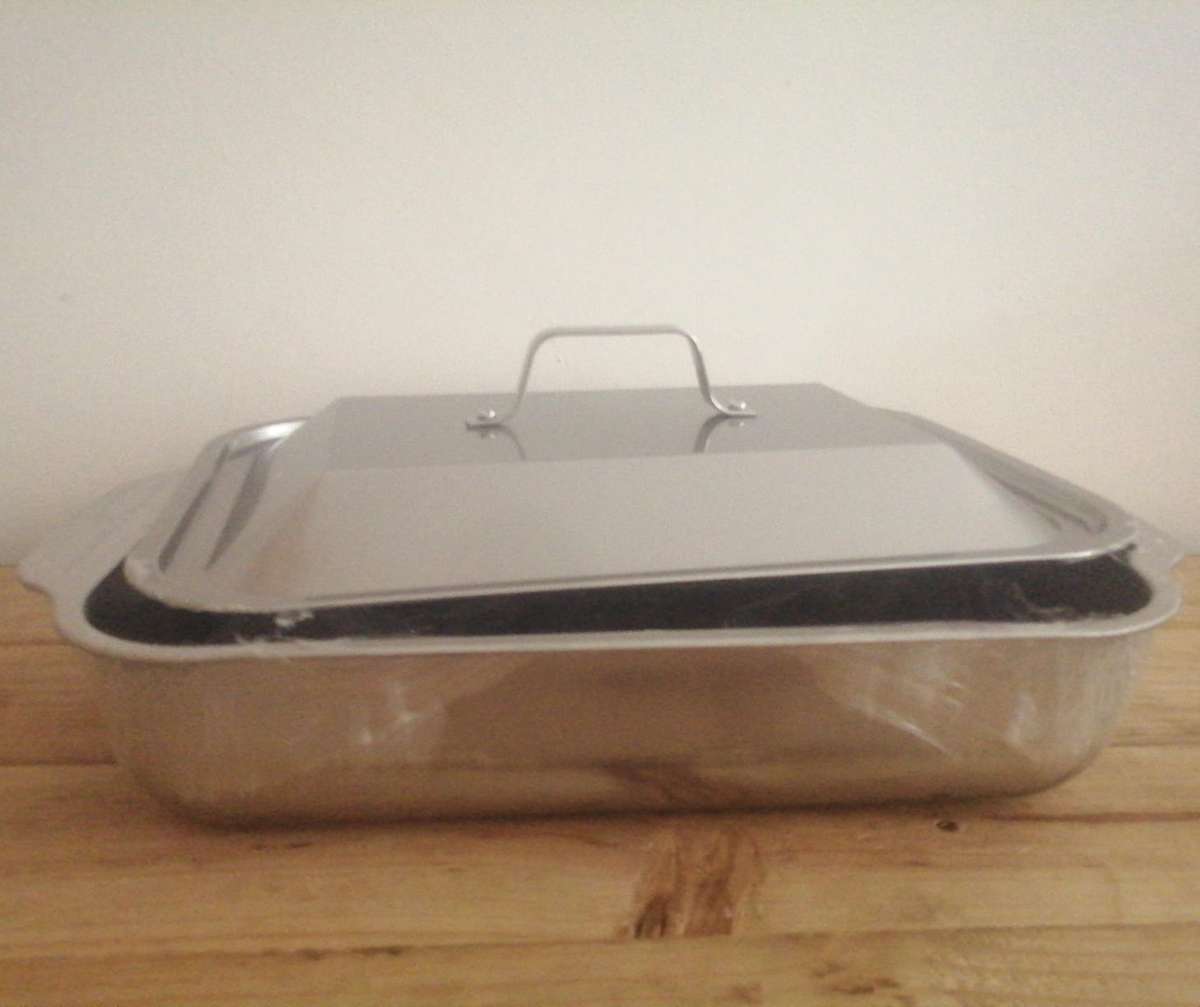 Multi-purpose Dish, Oven Pan with Lid, Braai Roasting Pan with lid, 42x24x7.5 cm