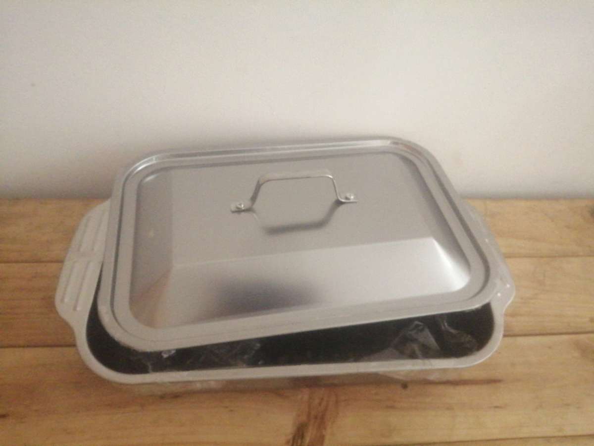 Multi-purpose Dish, Oven Pan with Lid, Braai Roasting Pan with lid, 41x24x5 cm