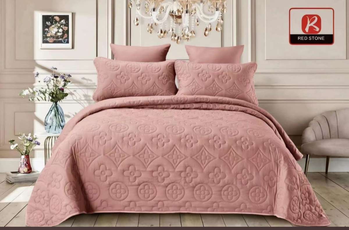 5Pc King Quilt Set, 1 Quilt Bedspread, 2 Standard pillow cases, 2 Eurosham Pillow cases (65cm)