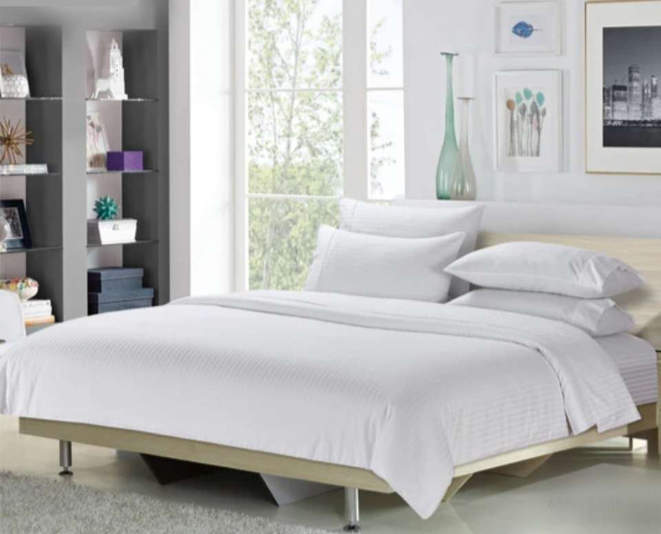 4pc King sheet set, includes 1x flat sheet, 1 x fitted sheet and 2 standard pillow cases, white