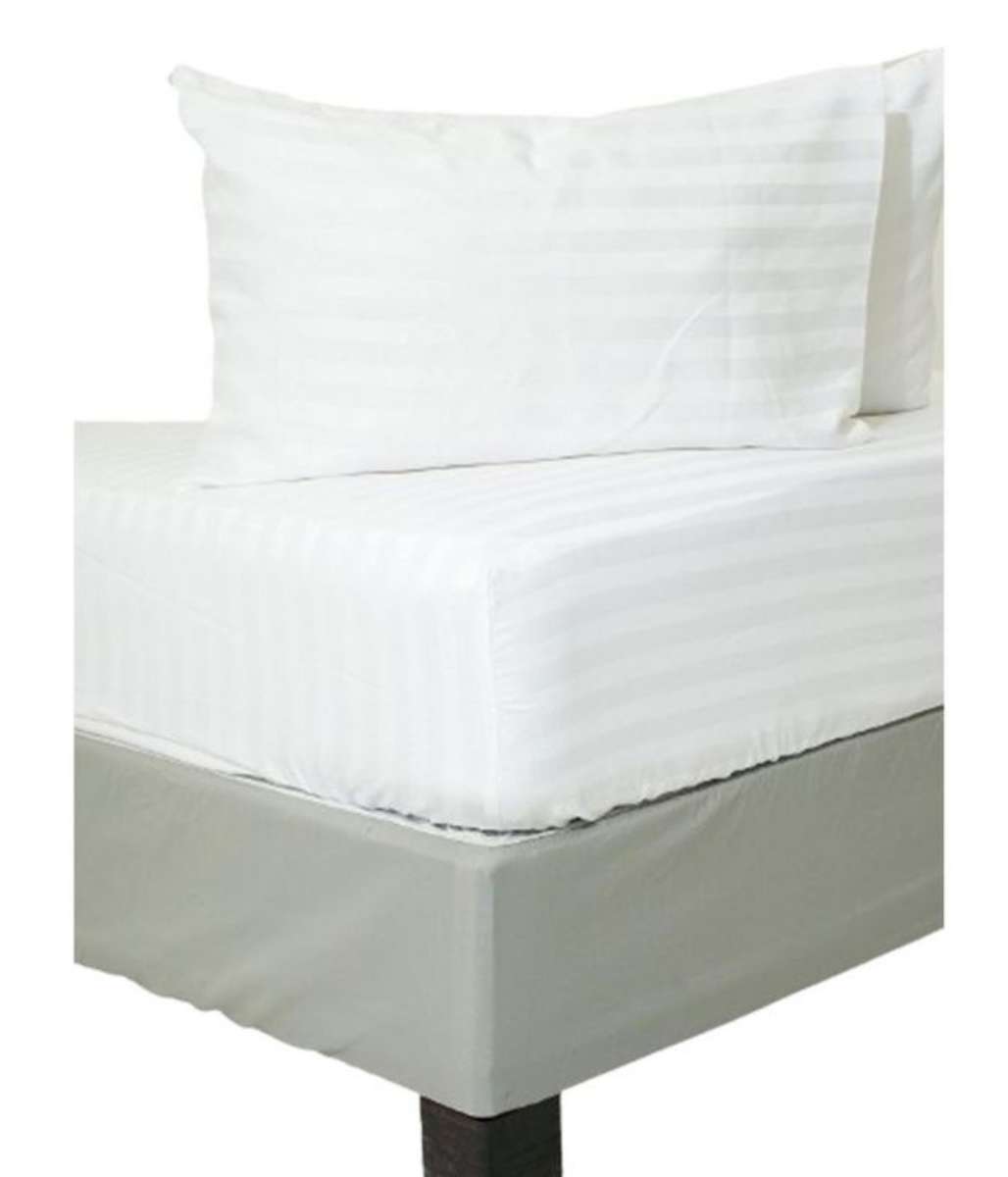 4Pc King Sheet Set, includes 1 Flat sheet, 1 Fitted sheet and 2 Standard pillow cases, White Lined