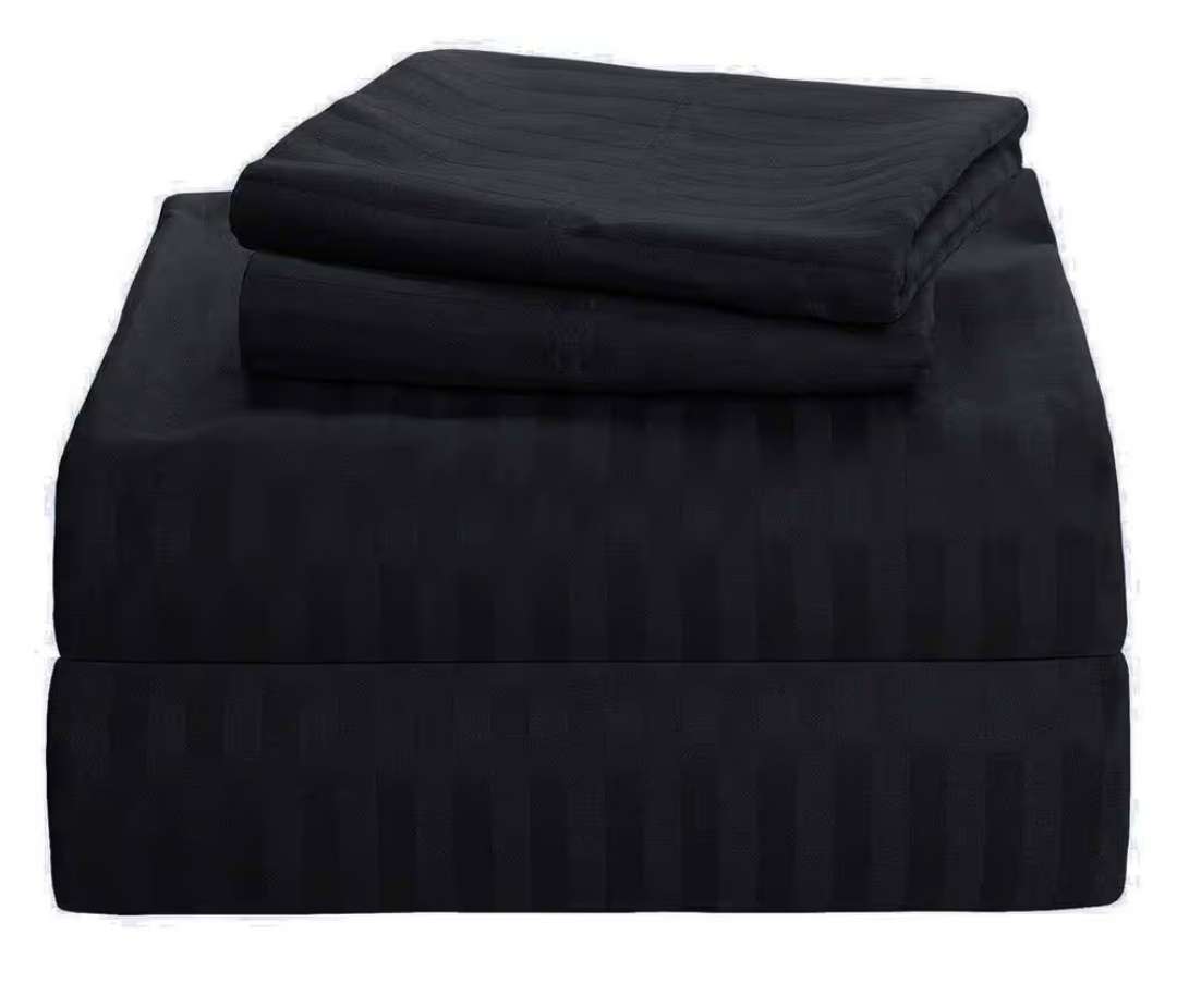 4pc King Sheet Set, includes 1 Flat sheet, 1 Fitted sheet and 2 Pillow cases, Black Lined