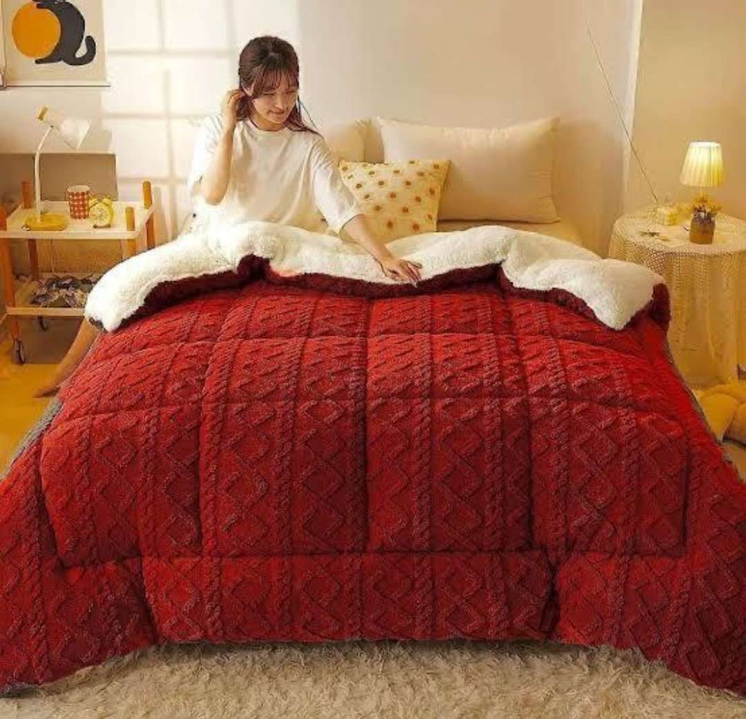 5Pc Geometric Comforter Set, with 2 Std+ 2 Conti Pillowcases, White Sherpa Wool Underneath