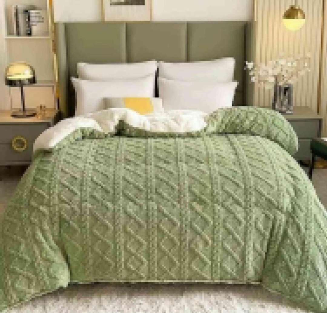 5Pc Geometric Comforter Set, with 2 Std+ 2 Conti Pillowcases, White Sherpa Wool Underneath
