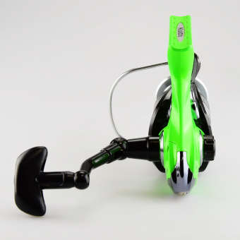 Reel Kaida EHQ-02 2000, bearings 3sp.+1rp., gear ratio 4.9:1, Universal