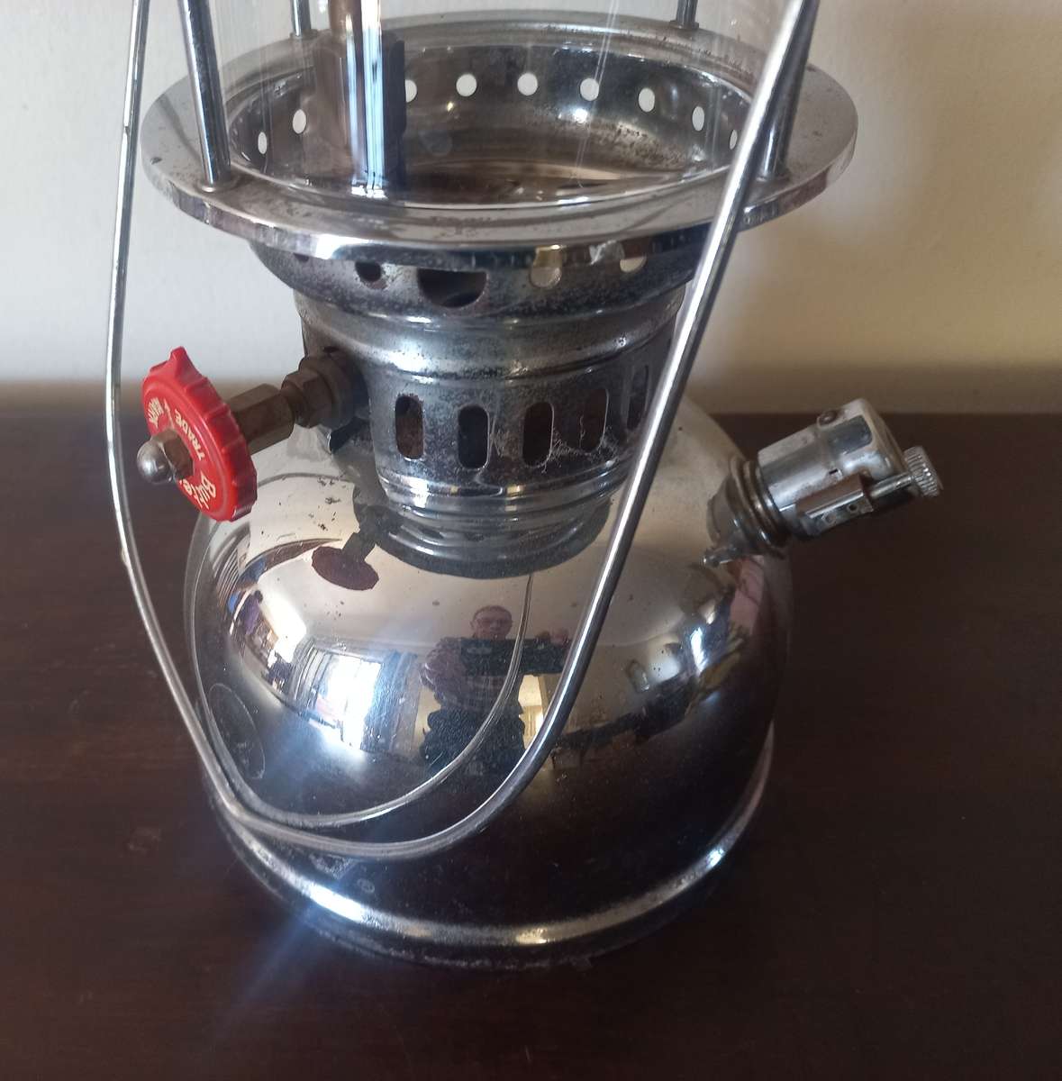 butterfly paraffin lamp in good condoition