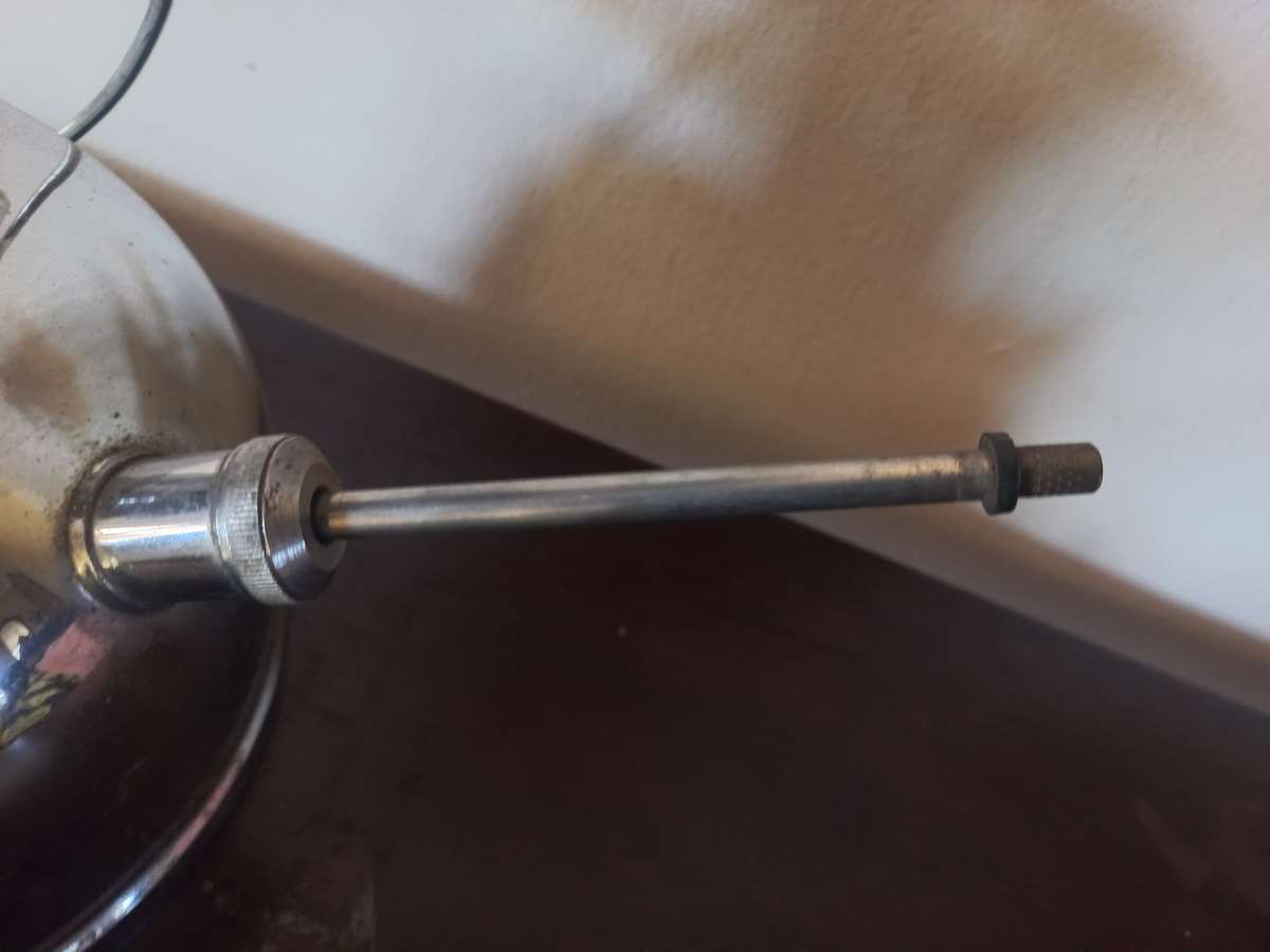 butterfly paraffin lamp in good condoition