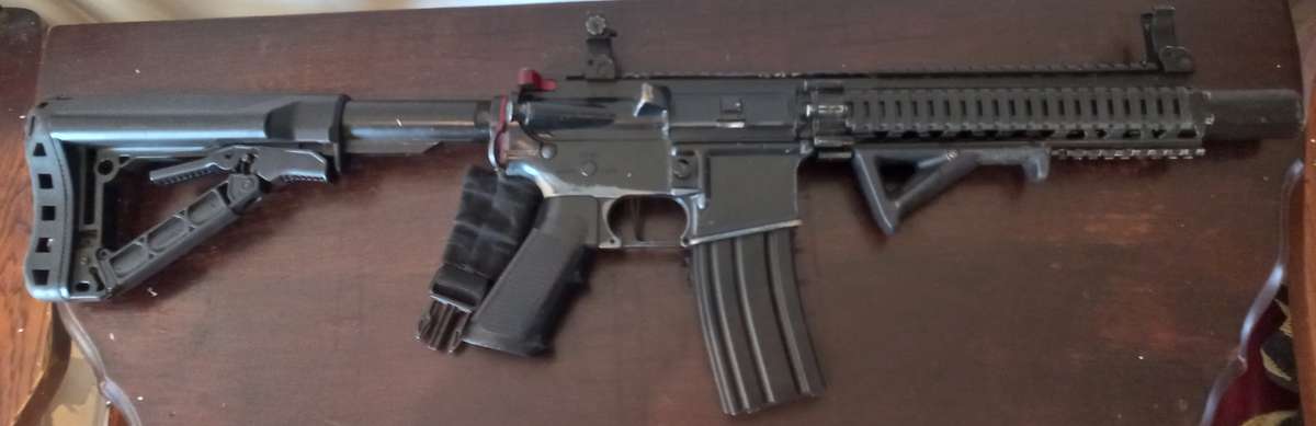 VFC VR 16 AIORSOFT GUN SEMI AUTOMATIC  RIFEL