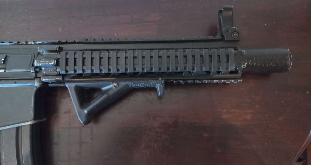 VFC VR 16 AIORSOFT GUN SEMI AUTOMATIC  RIFEL