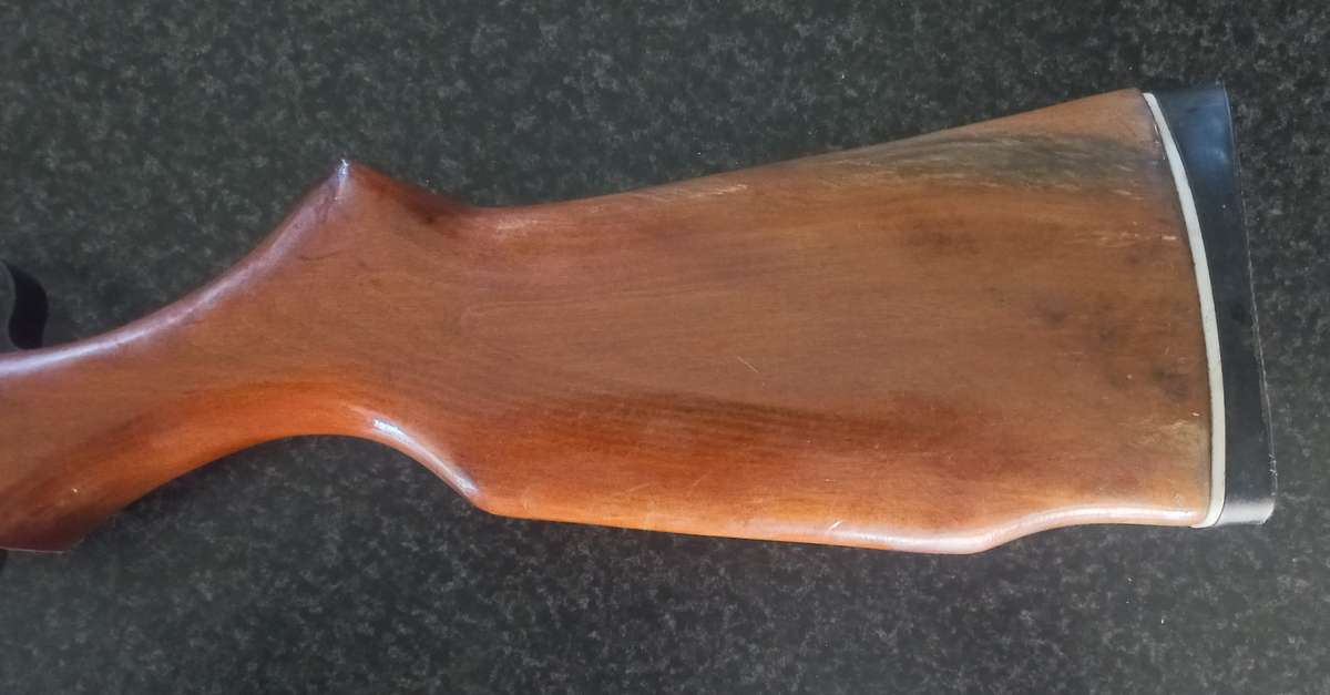 PELLET GUN IN VERY GOOD CONDITION