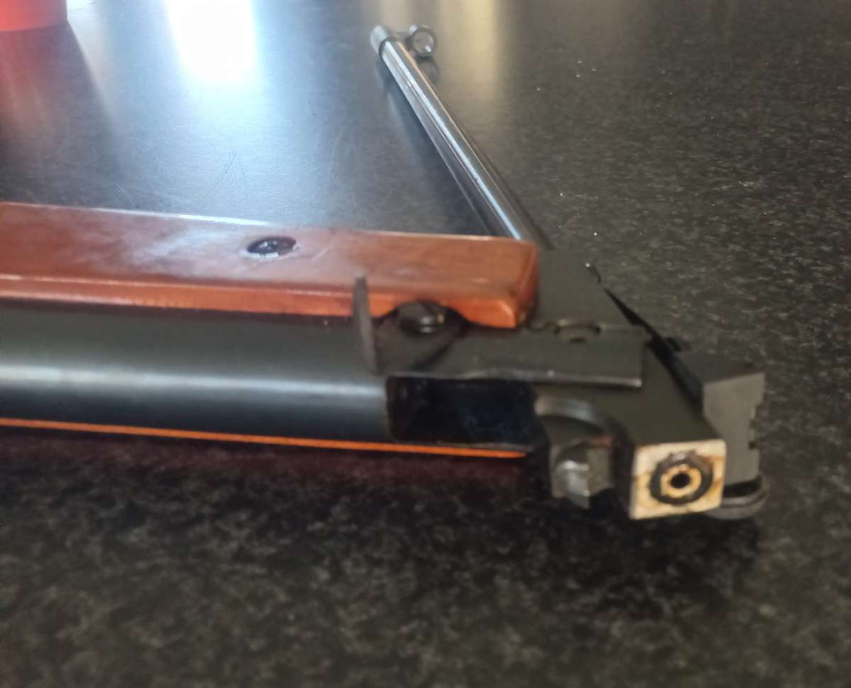 PELLET GUN IN VERY GOOD CONDITION