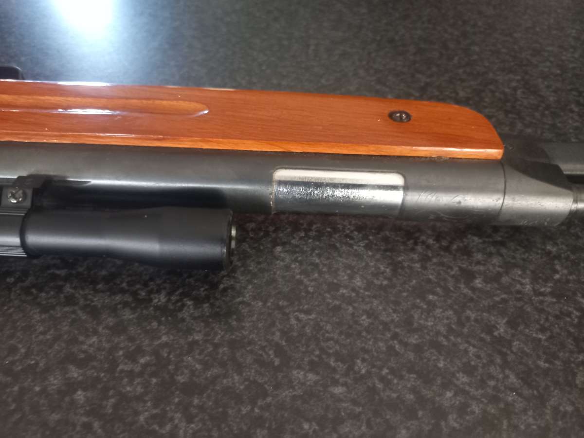 PELET GUN WITH PERISCOPE IN VERY GOOD CONDITION