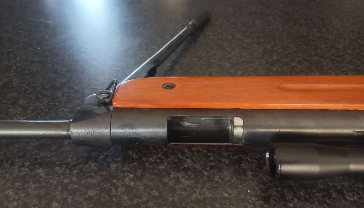 PELET GUN WITH PERISCOPE IN VERY GOOD CONDITION