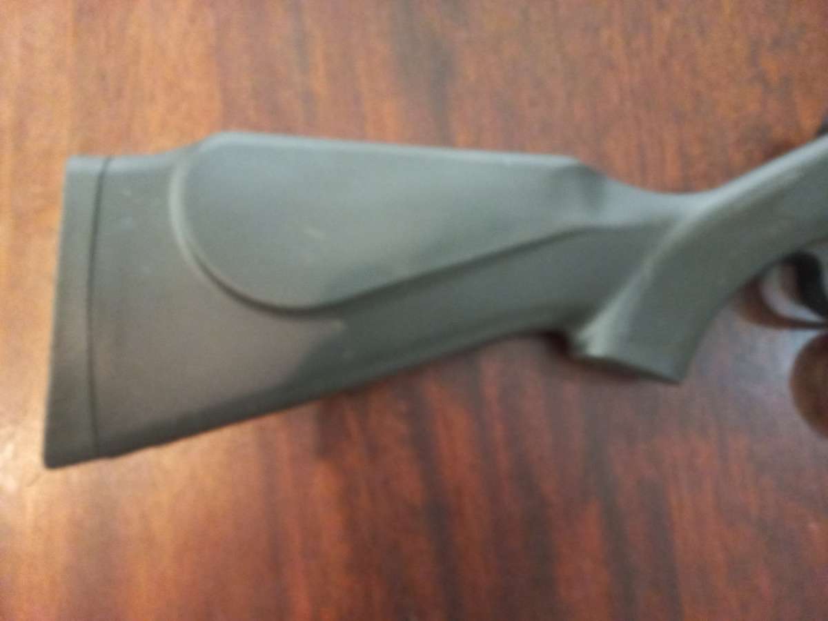 DEMARCO LB6005 PELLET GUN AND TIN OF PELLETS