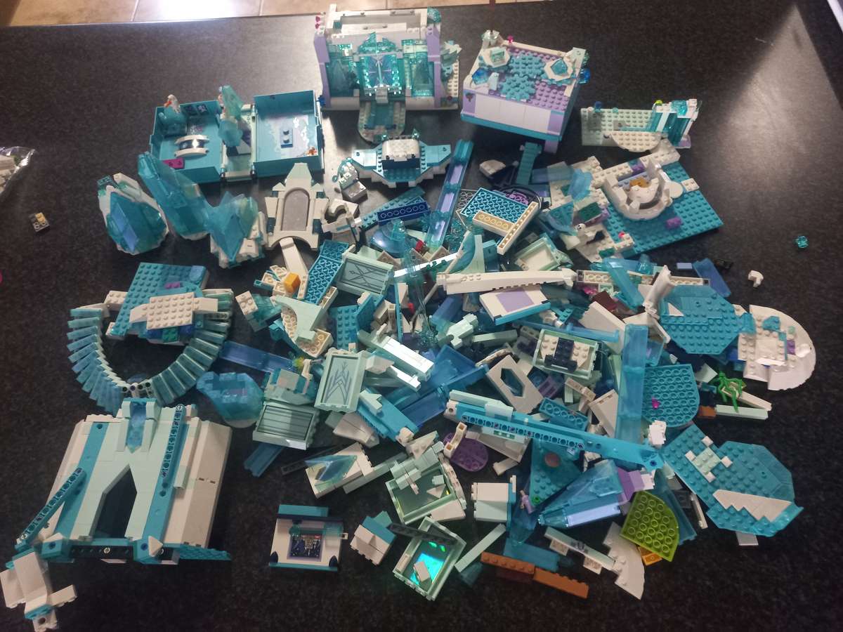 LEGO DISNEY  FROZEN ELSAS ICE PALACE AND MANY OTHER PARTS