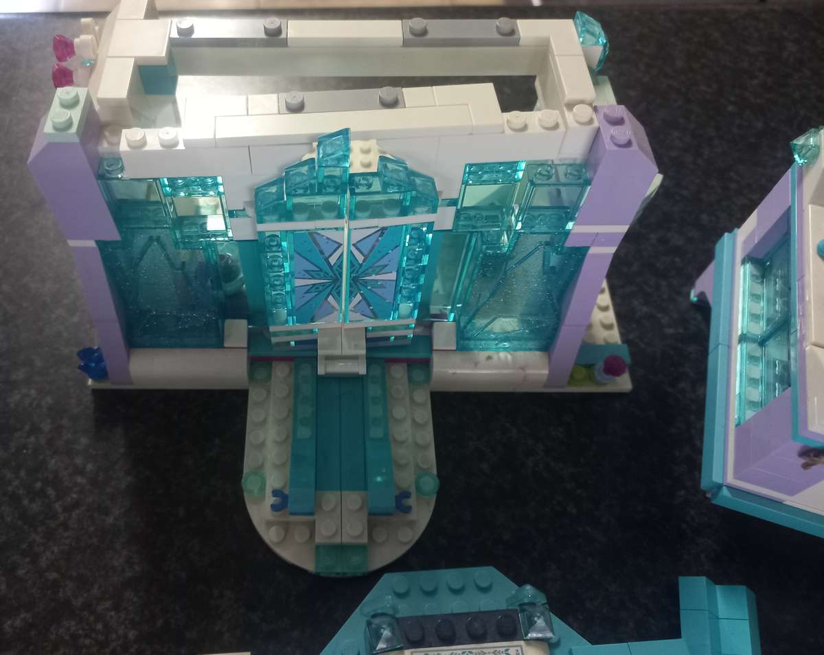 LEGO DISNEY  FROZEN ELSAS ICE PALACE AND MANY OTHER PARTS