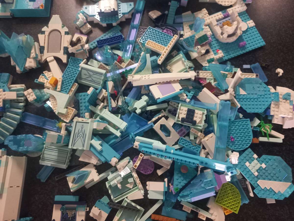 LEGO DISNEY  FROZEN ELSAS ICE PALACE AND MANY OTHER PARTS