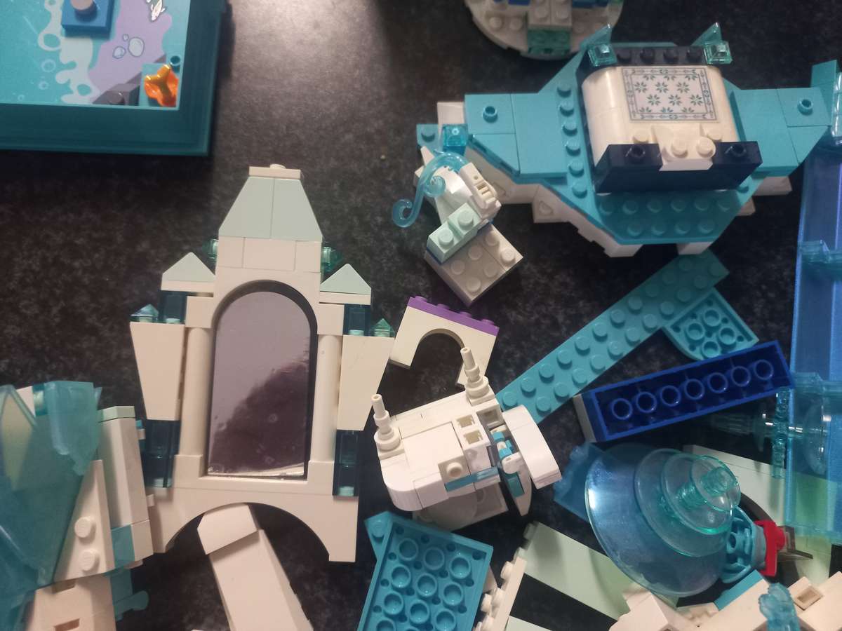 LEGO DISNEY  FROZEN ELSAS ICE PALACE AND MANY OTHER PARTS