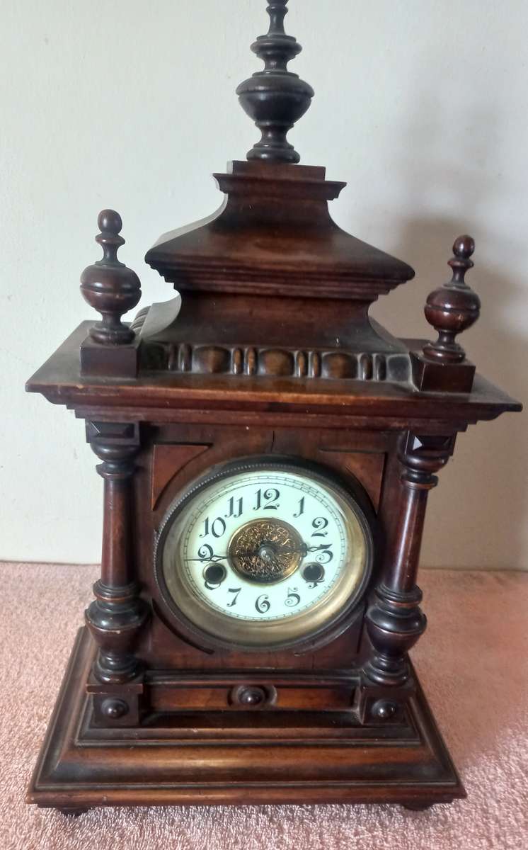 A BEAUTIFULL  GERMAN ANTIQUE JUNGHANS MANTLE CLOCK  - MADE 1920'S
