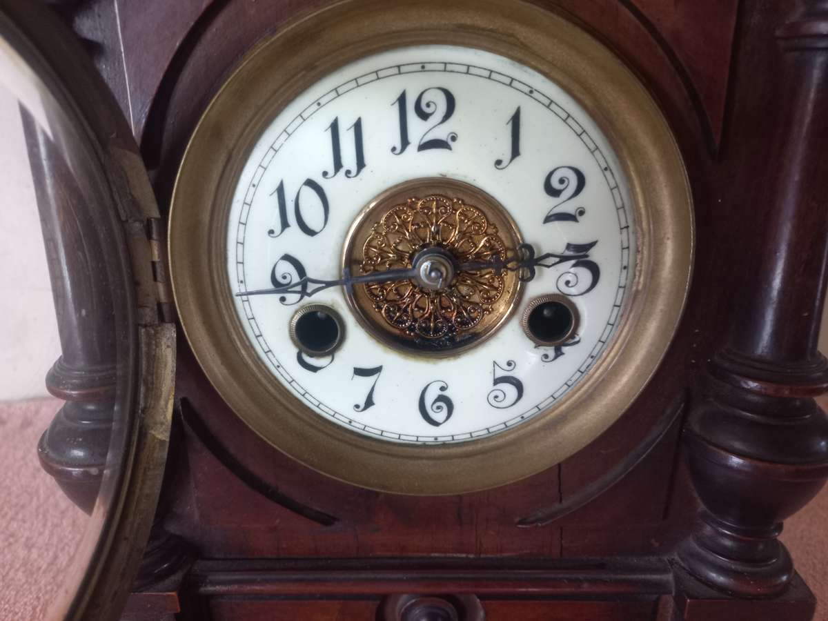 A BEAUTIFULL  GERMAN ANTIQUE JUNGHANS MANTLE CLOCK  - MADE 1920'S