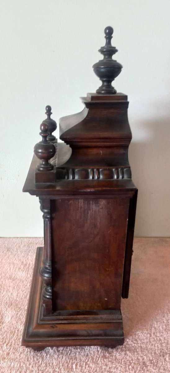 A BEAUTIFULL  GERMAN ANTIQUE JUNGHANS MANTLE CLOCK  - MADE 1920'S