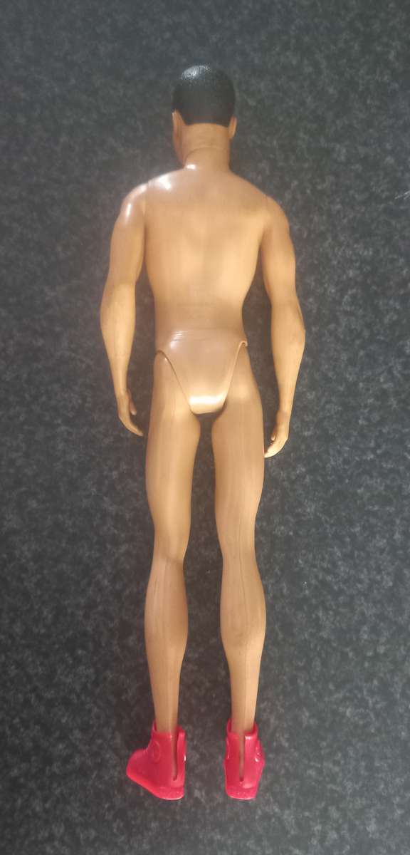 COLLECTION 5X BARBIE DOLLS, KEN, LOTS OF MYSCENE SHOES AND CLOTHING