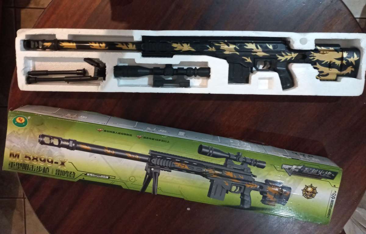 LARGE SNIPERS RIFEL WITH SCOPE AND STAND IN ORIGINAL BOX