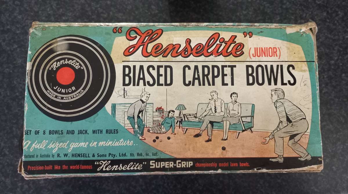 VINTAGE HEMSELITE [JUNIOR] BIASED CARPET BOWLS IN ORIGINAL BOX