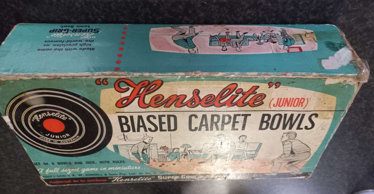 VINTAGE HEMSELITE [JUNIOR] BIASED CARPET BOWLS IN ORIGINAL BOX