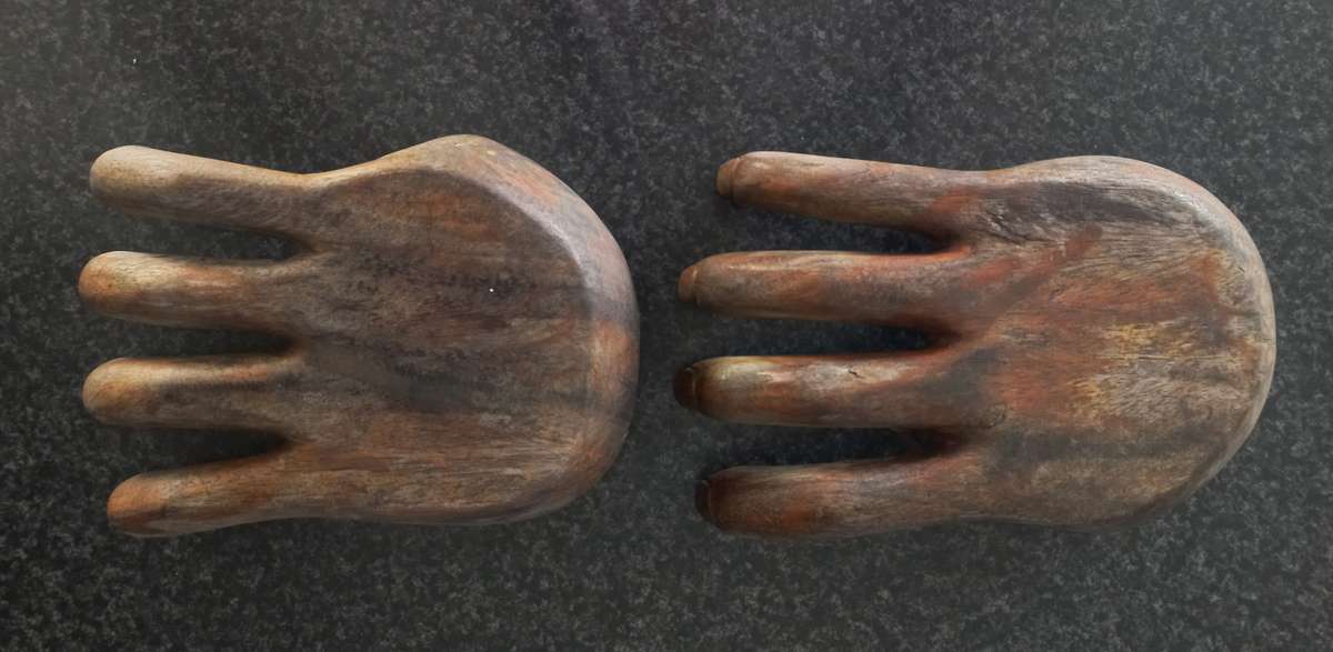 SOLID WOOD CARVED HANDS